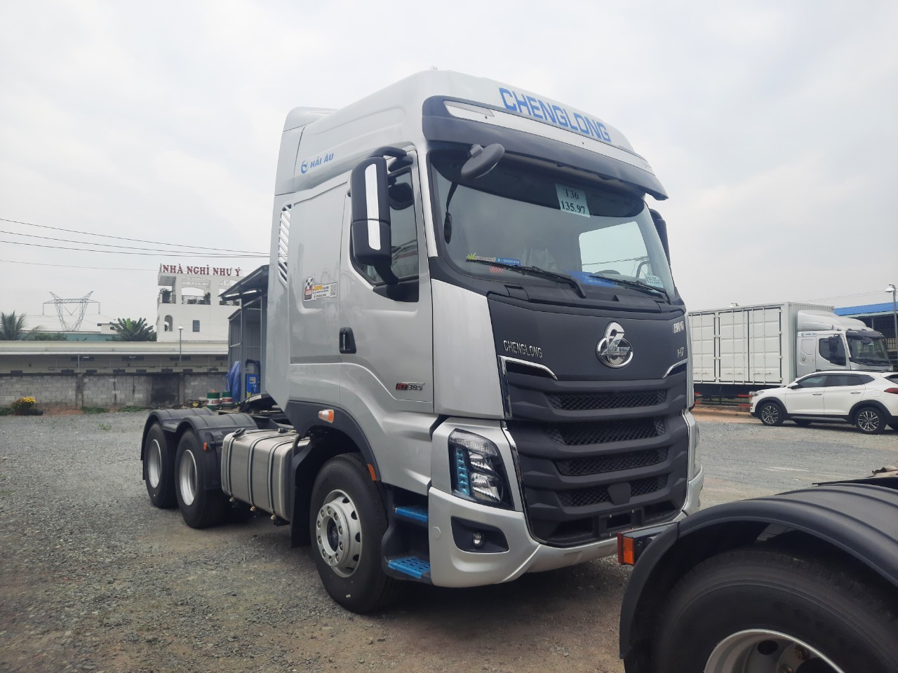 Đầu kéo CHENGLONG 385HP H7 Power cầu láp