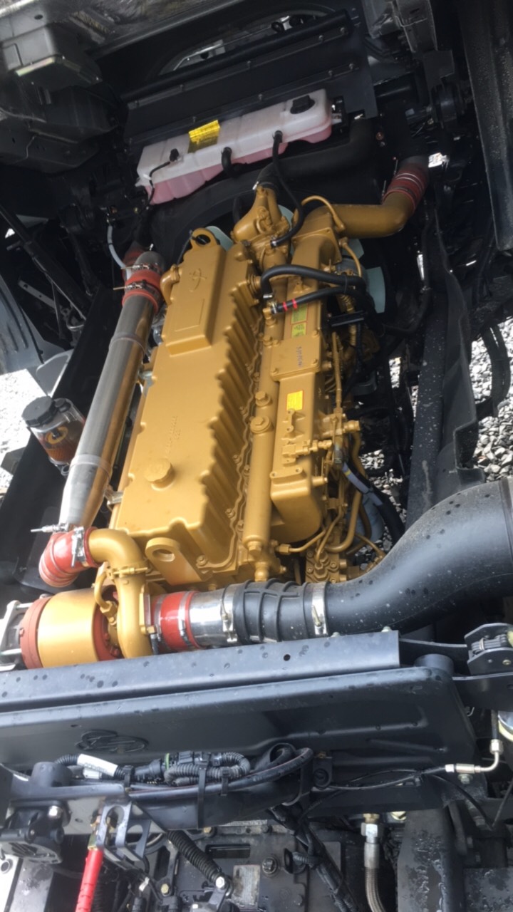 Đầu kéo CHENGLONG 420HP H7 Power cầu láp