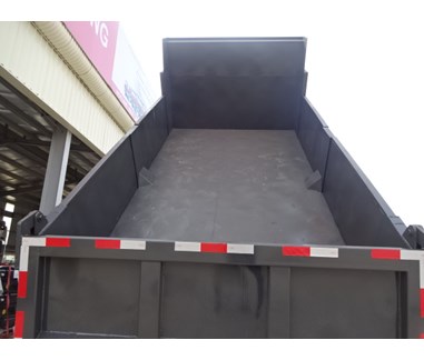 Xe ben 8 tấn CHENGLONG máy 180HP