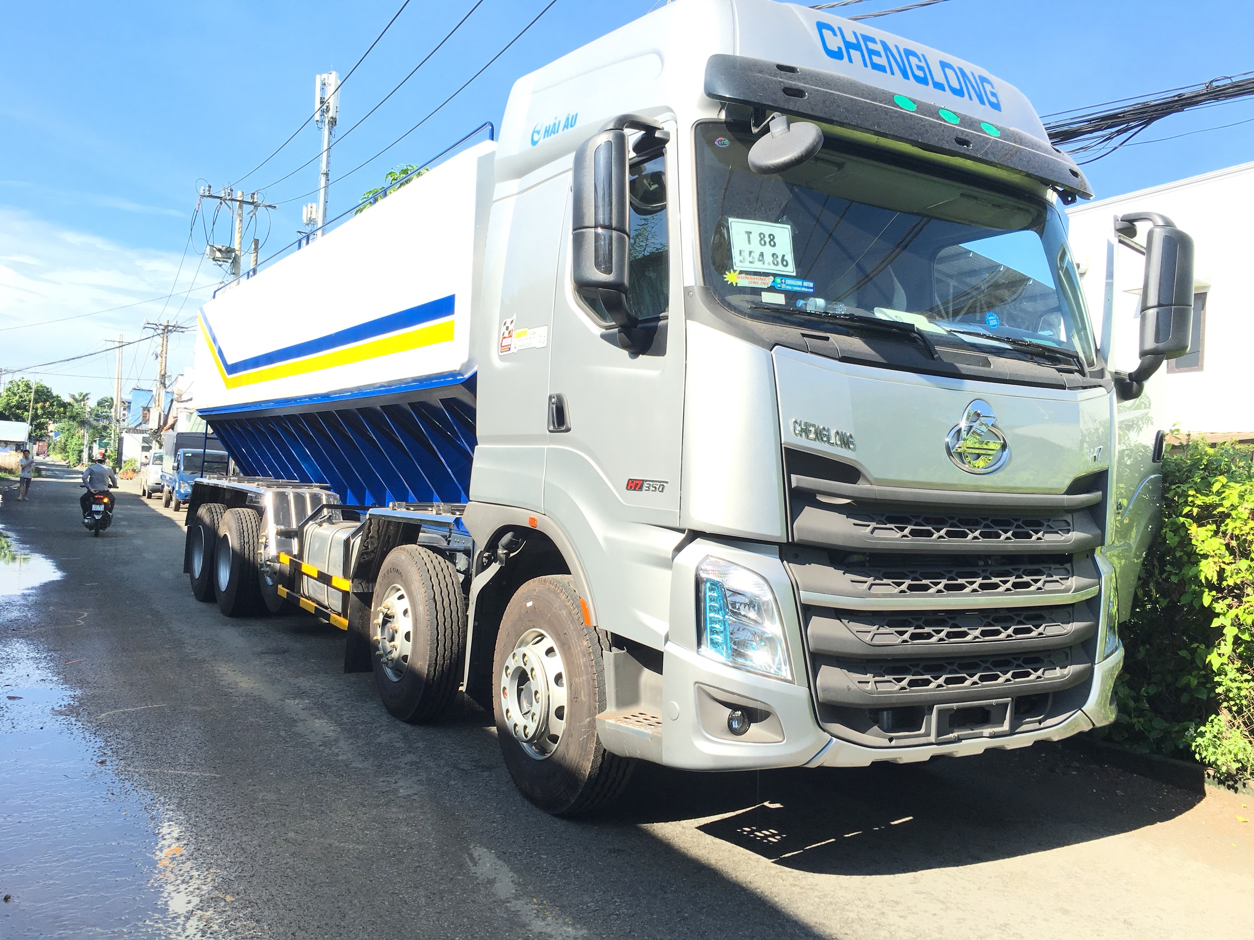 Xe chở cám Chenglong 30 - 35 m3