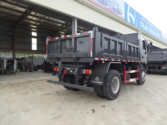 Xe ben 8 tấn CHENGLONG máy 180HP