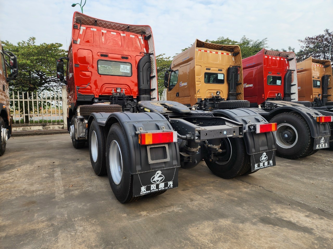 Đầu kéo CHENGLONG 385HP H7 Power cầu láp